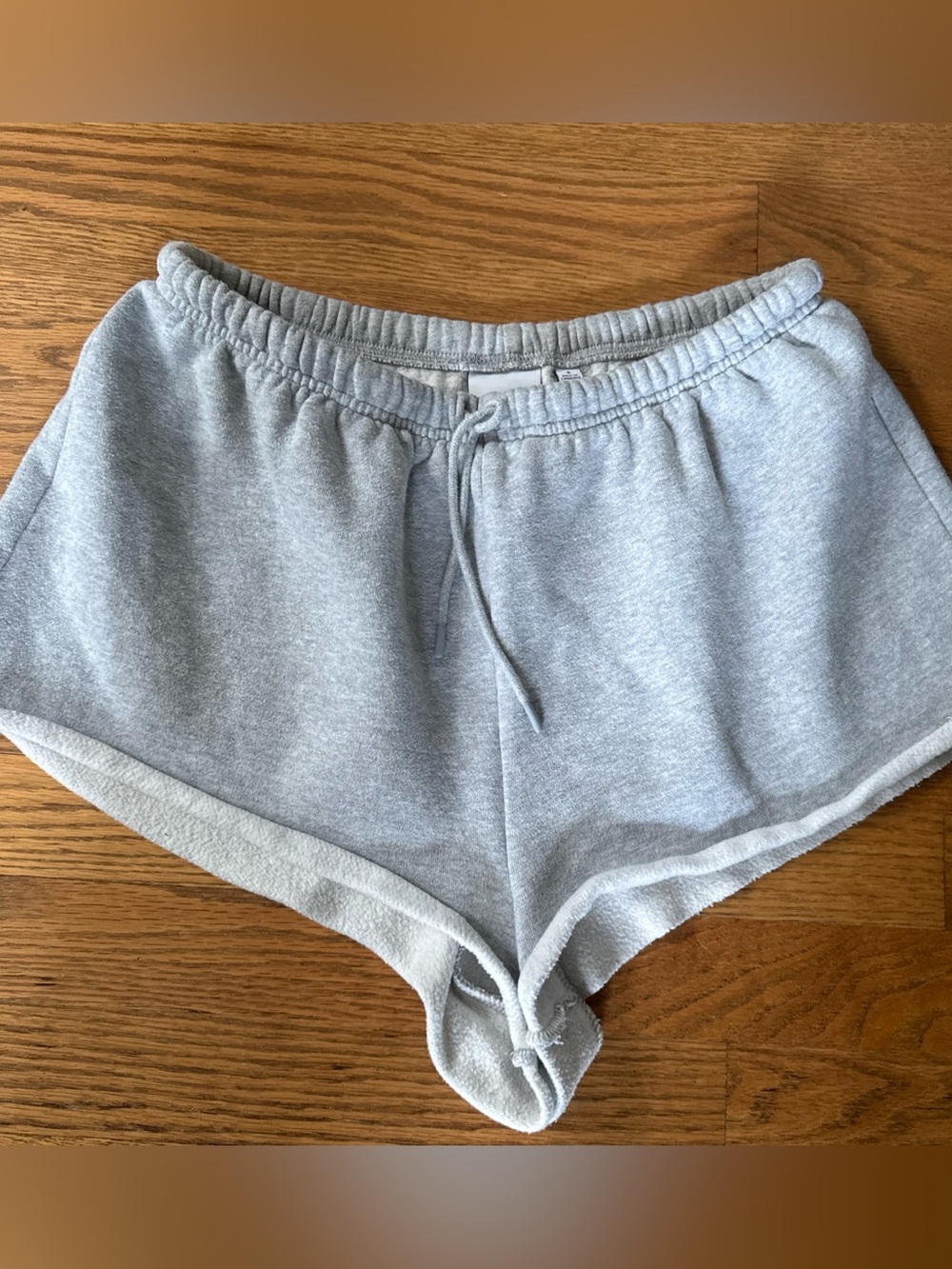 Women’s Aritzia SweatFleece Cozy Shorts Size Small Gray elastic drawstring